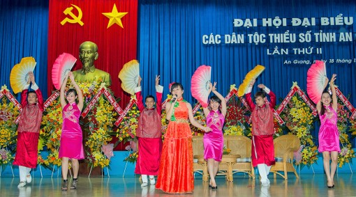 Quan tâm thực hiện tốt công tác dân tộc