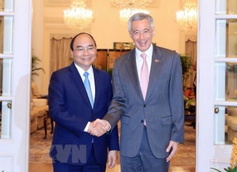 Thủ tướng Nguyễn Xuân Phúc hội đàm Thủ tướng Singapore Lý Hiển Long