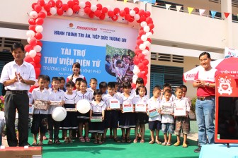 Tài trợ thư viện điện tử cho Trường Tiểu học “A” Vĩnh Phú