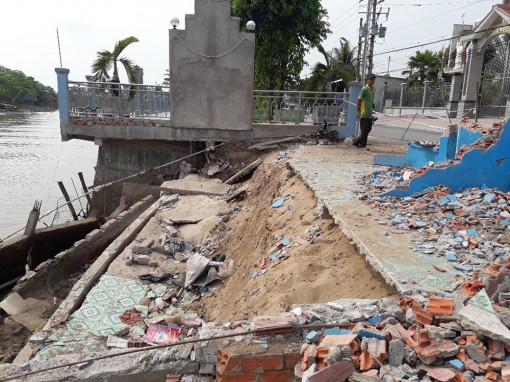 Kiểm tra tình hình quản lý, xử lý nhà ở trên sông, kênh, rạch