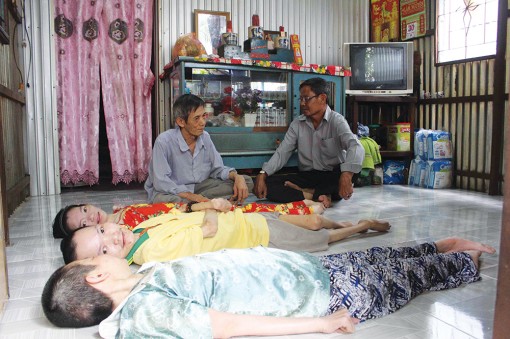 Bạn đọc báo An Giang hỗ trợ các hoàn cảnh khó khăn