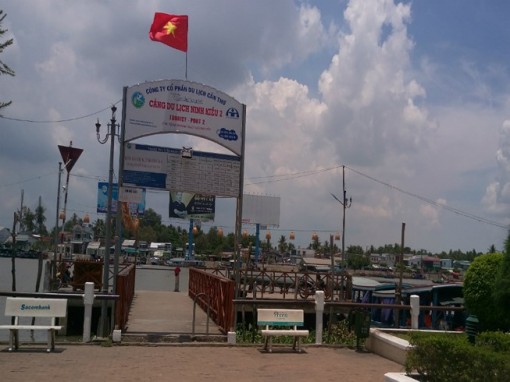 Cần Thơ: Bó tay với cò bến tàu, chợ nổi?