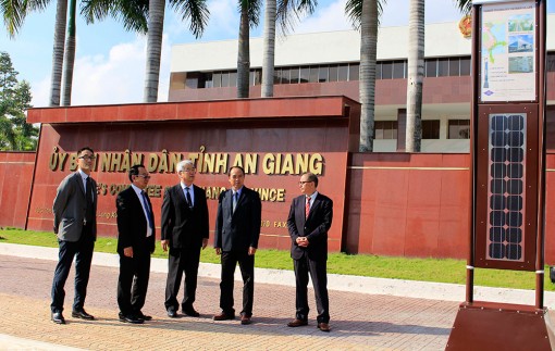 Trao đổi hợp tác đầu tư hạ tầng năng lượng sạch