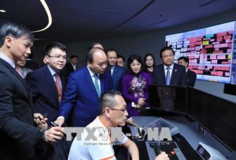 Thủ tướng Nguyễn Xuân Phúc thăm Cảng Singapore và Supply Chain City