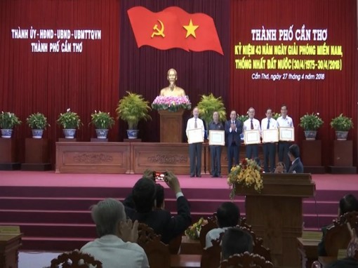 Cần Thơ kỷ niệm 43 năm Ngày Thống nhất đất nước