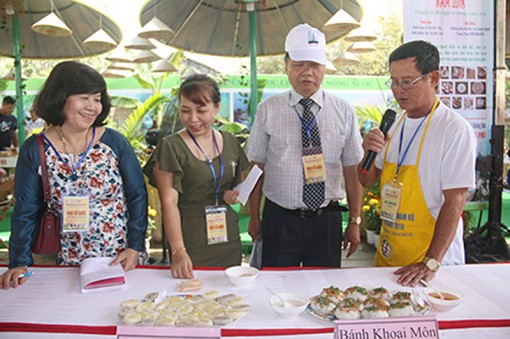 Cội nguồn chiếc bánh quê hương