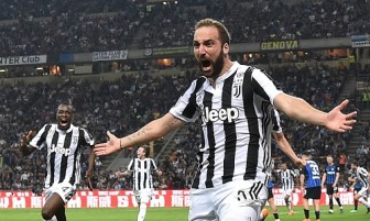 Juventus hạ 10 người Inter nhờ hai bàn trong hai phút cuối