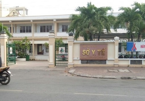 Cảnh cáo nguyên Giám đốc Sở Y tế Cà Mau
