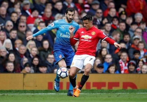 Man United 2-1 Arsenal: Ru ngủ đối thủ