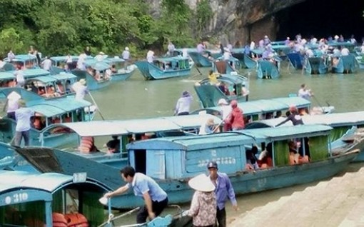 Hàng ngàn người viếng mộ Đại tướng Võ Nguyên Giáp dịp nghỉ lễ