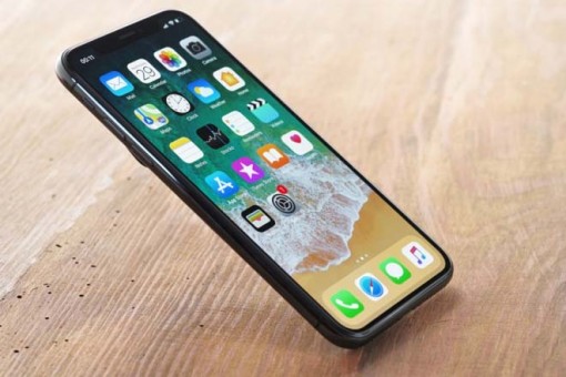 Chỉ "ném tiền qua cửa sổ" mới mua iPhone X hiện nay
