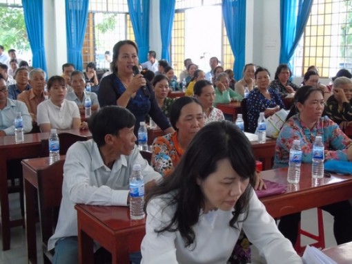 Phó Chủ tịch nước- Đặng Thị Ngọc Thịnh tiếp xúc cử tri TP Vĩnh Long