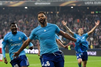 'Bàn thắng vàng' của Rolando ở hiệp phụ đưa Marseille vào chung kết Europa League