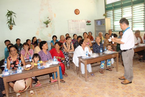 Tuyên truyền, tư vấn và phát hành thẻ BHYT lưu động - mô hình mới hiệu quả