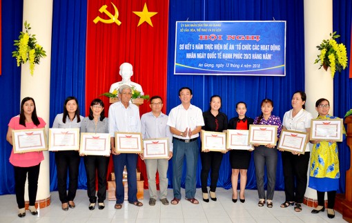 Xây dựng gia đình hạnh phúc là nền tảng của phát triển