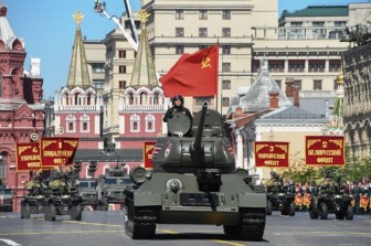 Nga phô diễn khí tài quân sự trong cuộc duyệt binh tại Quảng trường Đỏ