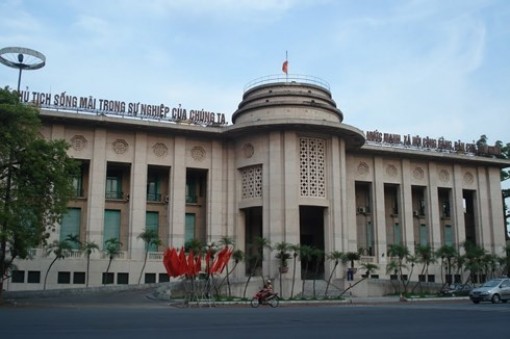 Ngân hàng Nhà nước chỉ đạo dừng tăng phí rút tiền ATM
