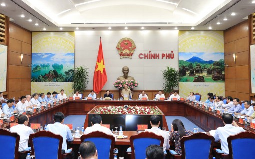 Thủ tướng làm việc với các tỉnh ĐBSCL về chống sạt lở