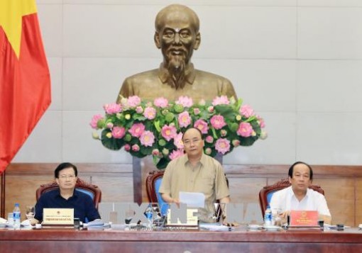 Thủ tướng Nguyễn Xuân Phúc làm việc với 13 tỉnh Đồng bằng sông Cửu Long về chống sạt lở