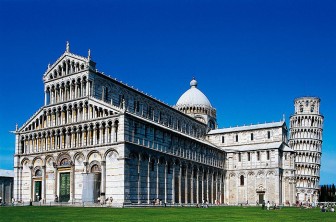 Tại sao tháp nghiêng Pisa vẫn chưa bị động đất đánh sập?