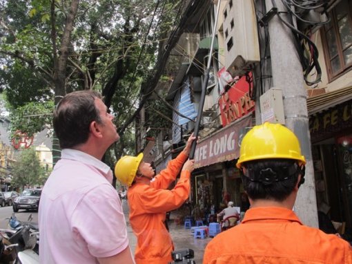 Cử tri kiến nghị bỏ thuế VAT với điện sinh hoạt, Bộ Tài chính nói gì?