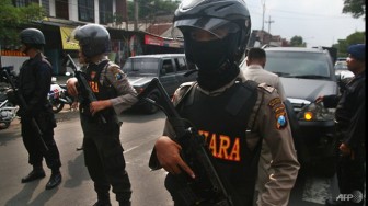 Indonesia: Tấn công bằng kiếm samurai, 1 cảnh sát thiệt mạng
