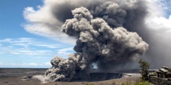 Núi lửa Hawaii phun trào dữ dội