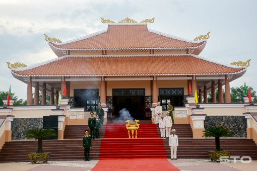 Đảng bộ và nhân dân Cù Lao Dung làm theo lời Bác