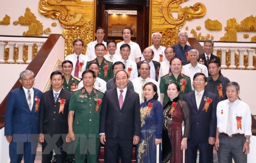 Thủ tướng tiếp Đoàn Đại biểu cựu thiếu niên Dũng sỹ diệt Mỹ