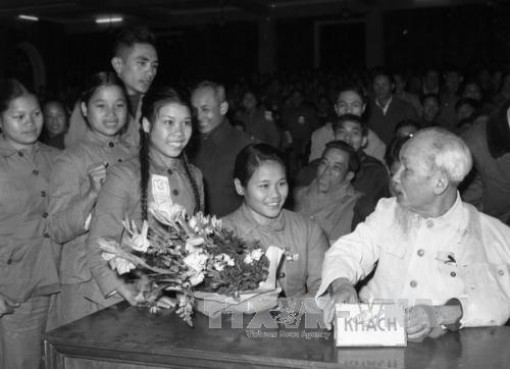 Kỷ niệm 128 năm Ngày sinh Chủ tịch Hồ Chí Minh: Vẹn nguyên ký ức về lần được gặp Bác