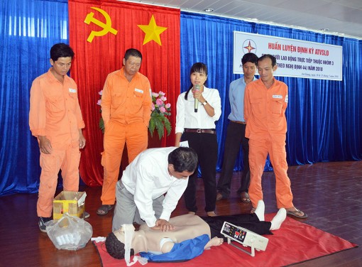 Huấn luyện an toàn điện cho công nhân