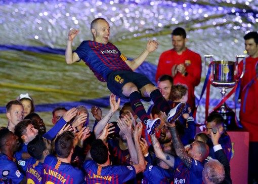 Barcelona chia tay Iniesta bằng chiến thắng trước Sociedad