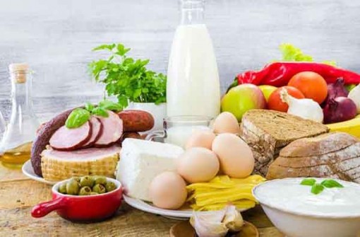 Ngày nắng nóng các em bé cần được chăm sóc như thế nào?