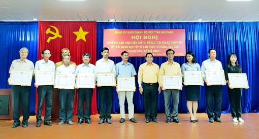 Khối Doanh nghiệp học tập và làm theo gương Bác