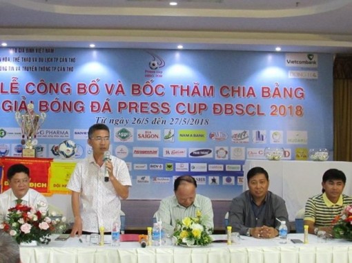 Khởi động giải bóng đá Press Cup ĐBSCL 2018