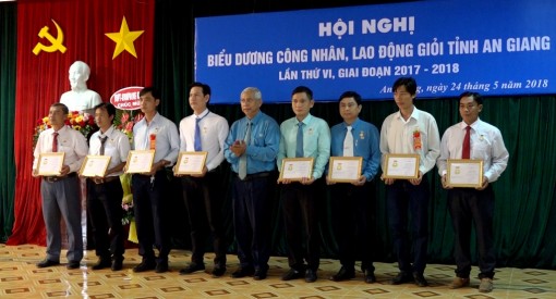 Biểu dương 78 công nhân, lao động giỏi tỉnh giai đoạn 2017 -2018