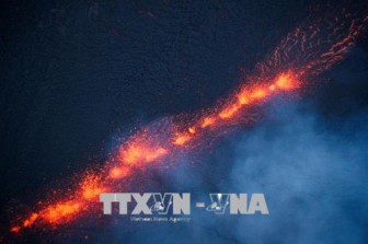 Mỹ: Dung nham của núi lửa Kilauea tiến sát khu vực nhà máy điện địa nhiệt