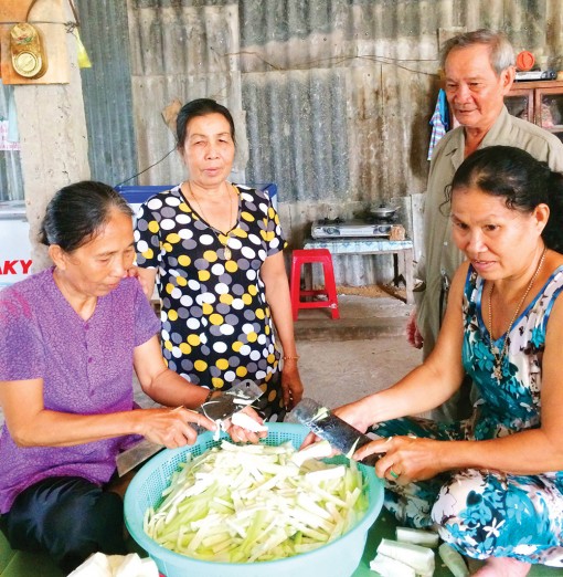 Bếp cơm nghĩa tình