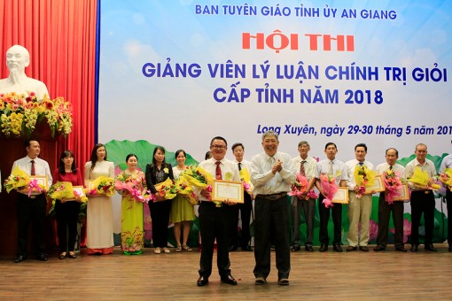 Hội thi giảng viên lý luận chính trị giỏi cấp tỉnh năm 2018: Thí sinh Đoàn Trí Thiện đoạt giải nhất
