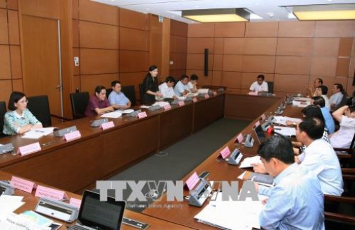 Cần công khai thuế thu nhập cá nhân của lãnh đạo