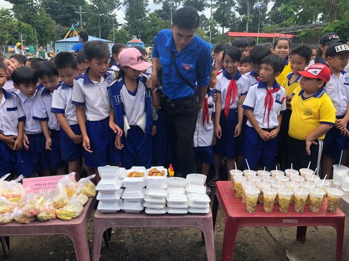 Châu Phú phát động Sinh hoạt hè, Chiến dịch Mùa hè tình nguyện và Tháng hành động vì trẻ em