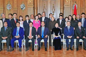 Chủ tịch nước gặp mặt cộng đồng người Việt Nam tại Nhật Bản