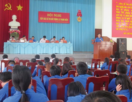 Buổi tiếp xúc cử tri đặc biệt với thanh niên