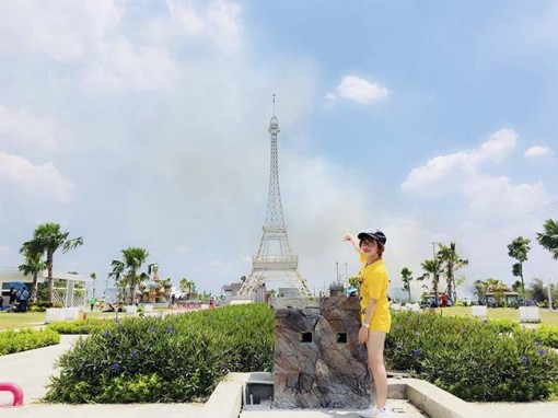 Đến Long An "tự sướng" cùng tháp Eiffel của Pháp, tượng nữ thần tự do của Mỹ