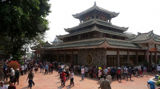 Núi Sam nhộn nhịp mùa lễ hội
