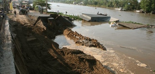 Sạt lở ở ĐBSCL: Không đơn giản là "sạt lở đến đâu chạy đến đó"