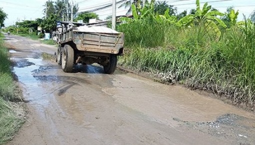 Bến Tre: Hàng nghìn hộ dân khốn khổ vì đường giao thông hư hỏng, ngập nước