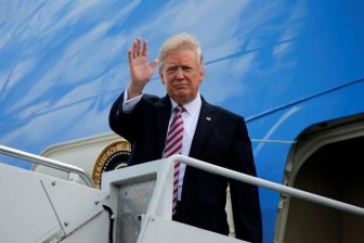 Chuyên cơ Không lực Một của Tổng thống Trump đến Singapore