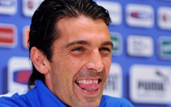 Buffon đồng ý thỏa thuận gia nhập 'Gã khổng lồ'