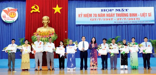 Chăm lo tốt chính sách cho người có công